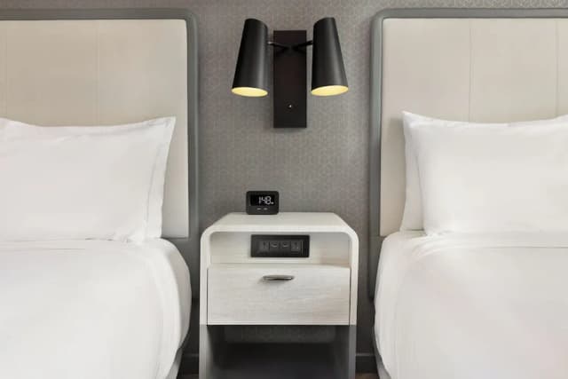 voco Times Square South New York by IHG-Premium Room, 2 Double Beds, City View-11