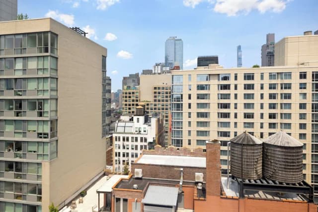 voco Times Square South New York by IHG-Premium Room, 2 Double Beds, City View-12