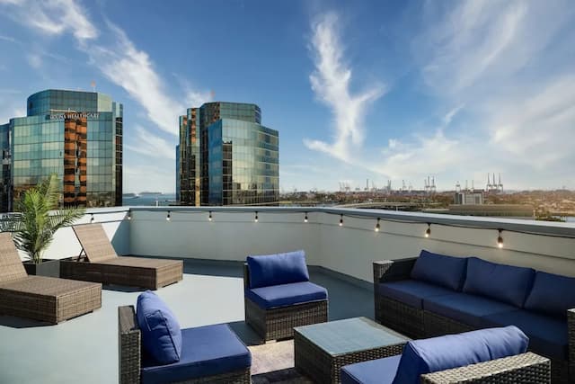 Hilton Long Beach Hotel-Junior Suite, 1 King Bed, Non Smoking-5