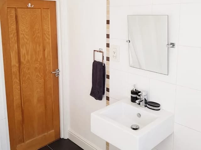 코지 어보드-디럭스 트리플룸, 공용 욕실 (DELUXE TRIPLE)-2