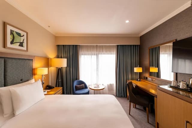 ダブルツリー バイ ヒルトン ロンドン ビクトリア-ルーム クイーンベッド 1 台-8