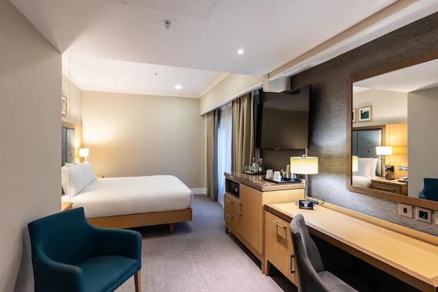 ダブルツリー バイ ヒルトン ロンドン ビクトリア-ルーム クイーンベッド 1 台 バリアフリー-7