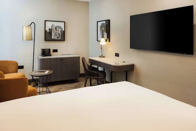 ダブルツリー バイ ヒルトン ロンドン ビクトリア-デラックス ルーム ダブルベッド 2 台-4