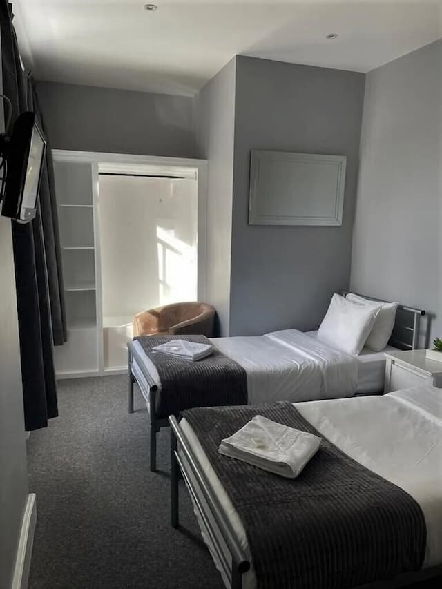 Ravna Gora-基础双床房, 公共浴室-2