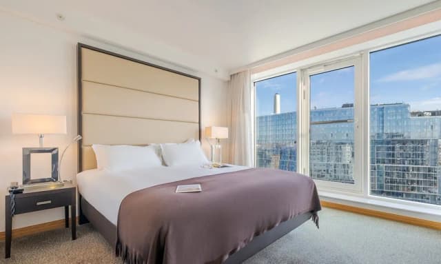 Pestana Chelsea Bridge Hotel & SPA-Deluxe Superior King Bed-2