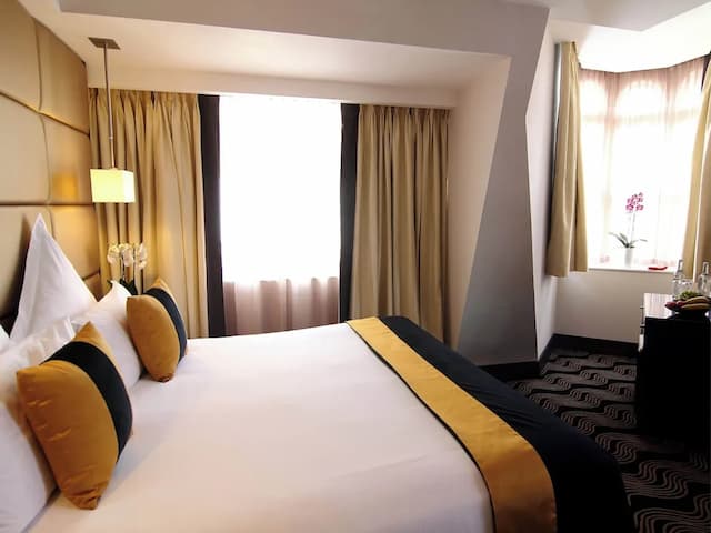 Montcalm Piccadilly Townhouse, London West End-Junior Suite-1