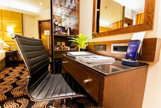 Montcalm Piccadilly Townhouse, London West End-Junior Suite-6