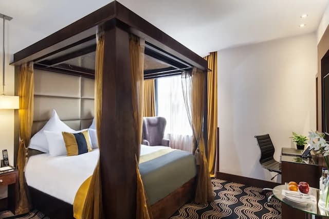 Montcalm Piccadilly Townhouse, London West End-Suite (Four Poster)-8