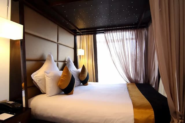 Montcalm Piccadilly Townhouse, London West End-Suite (Four Poster)-2