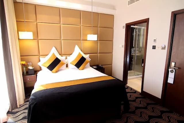 Montcalm Piccadilly Townhouse, London West End-Deluxe Room-2