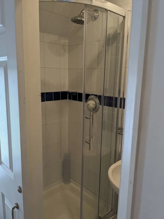 더 튜더 호텔-베이직 싱글룸-2