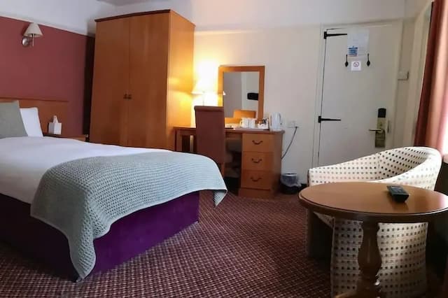 더 튜더 호텔-디럭스 더블룸-3