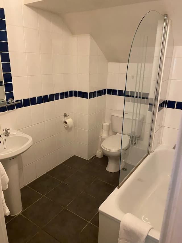 더 튜더 호텔-디럭스 트리플룸, 침실 1개-2