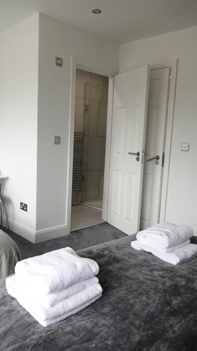 The Hatton Rooms-Comfort Triple Room, Private Bathroom (Room 4)-3