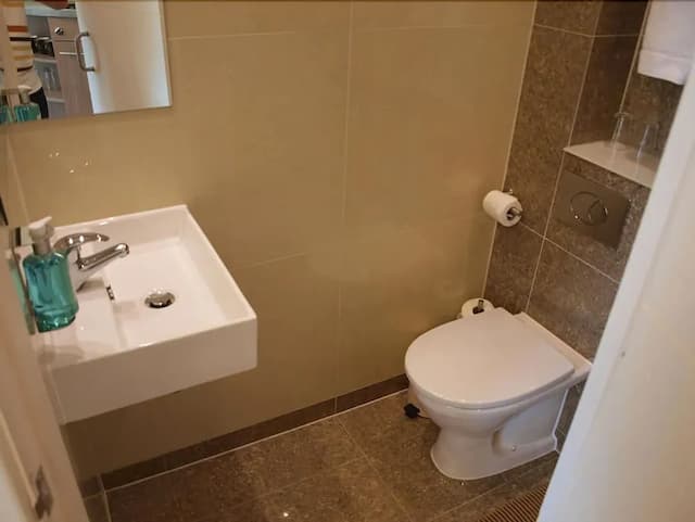 Simply Rooms & Suites-Classic Double Room-16