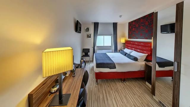 Simply Rooms & Suites-Classic Double Room-4