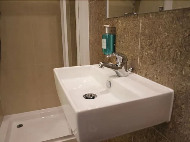 Simply Rooms & Suites-Classic Double Room-18