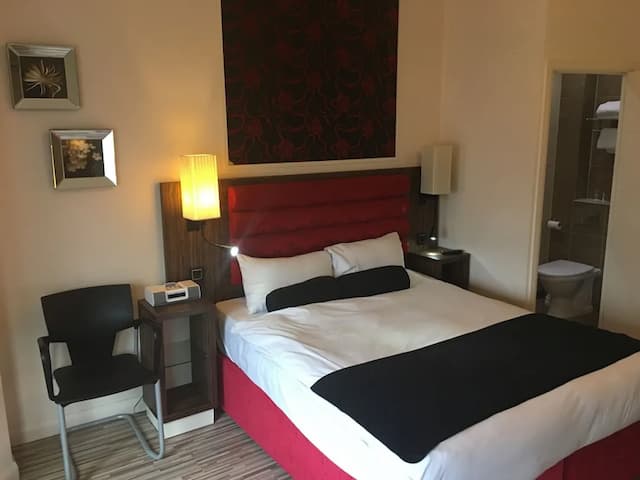 Simply Rooms & Suites-Classic Double Room-1