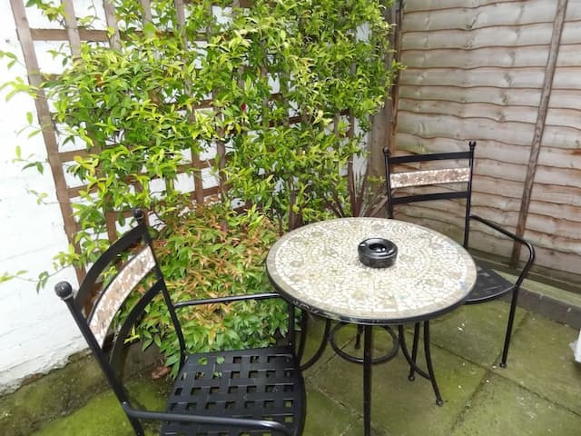 スタジオズ 2 レット ブルームズベリー-スタジオ パティオ-5