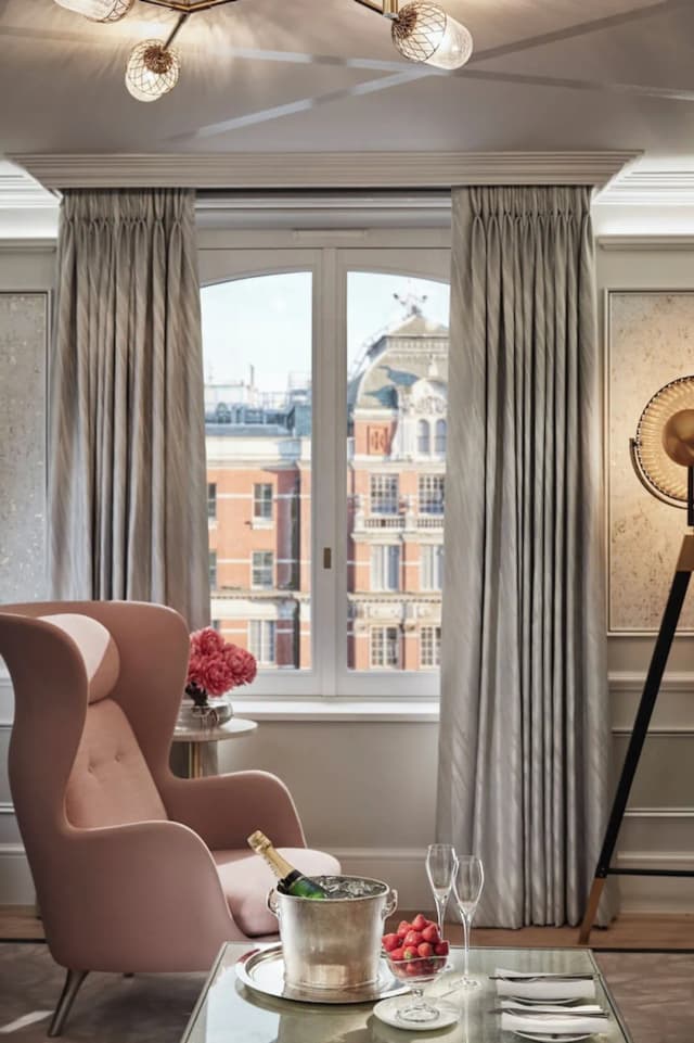 Mandarin Oriental Hyde Park, London-Deluxe Room, 1 King Bed-4