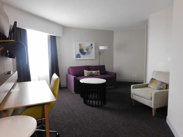 クラウン プラザ ヒューストン メッド センター-ギャレリア エリア by IHG-ジュニア スイート キングベッド 1 台-3