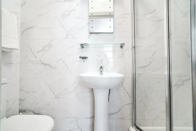 大不列顛飯店-三人房-21