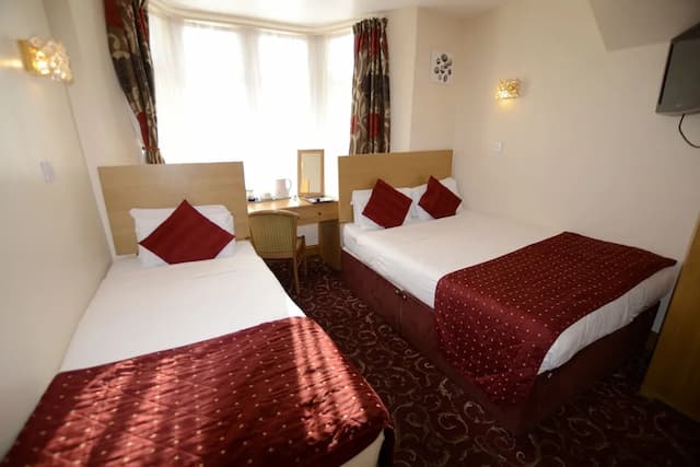 Britannia Inn Hotel-三人房-10