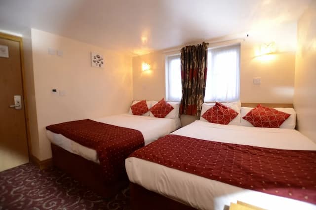 Britannia Inn Hotel-家庭房-7