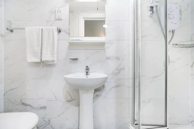 大不列顛飯店-家庭客房-26