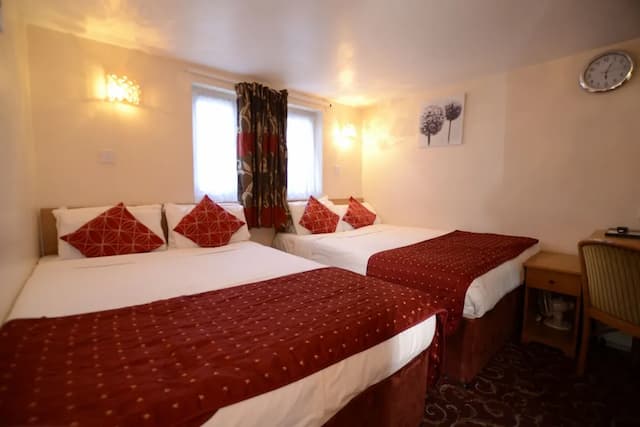 Britannia Inn Hotel-家庭房-5