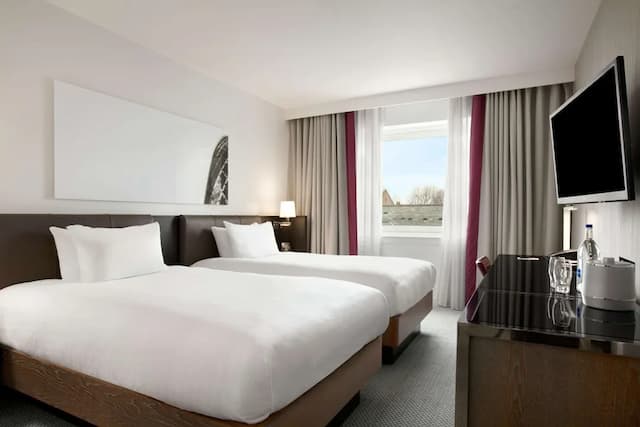 Hilton London Angel Islington-Twin Room, Accessible-1