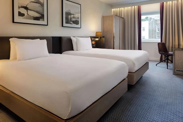 Hilton London Angel Islington-Twin Room, Accessible-10