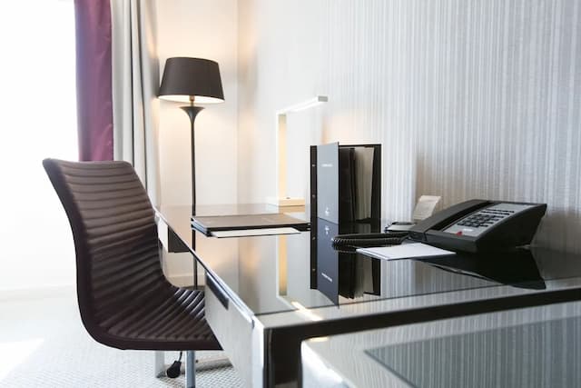 Hilton London Angel Islington-Twin Room, Accessible-5