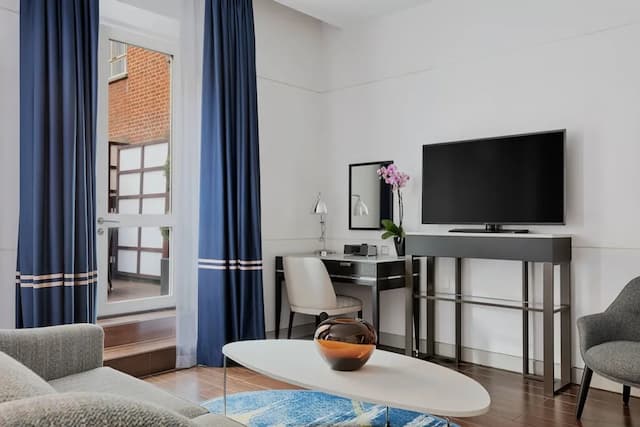 萬豪倫敦格羅夫納廣場酒店-普通套房, 1 張特大雙人床, 陽台-1