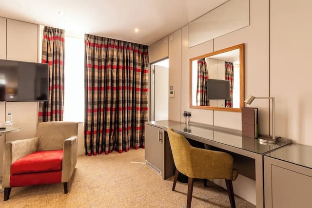 倫敦西區希爾頓逸林酒店-家庭客房, 1 張加大雙人床 (Superior)-4