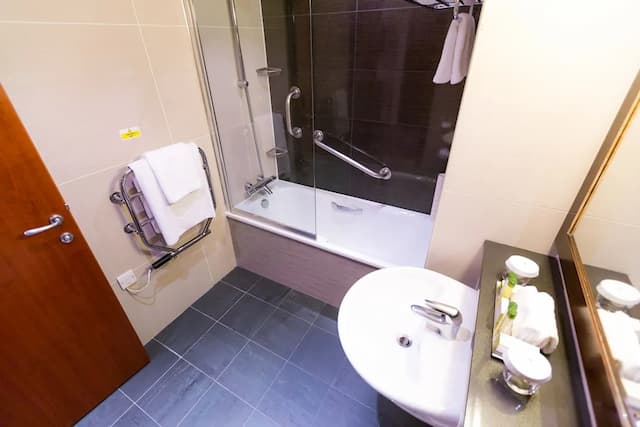 倫敦西區希爾頓逸林酒店-豪華客房, 1 張特大雙人床 (Superior)-3