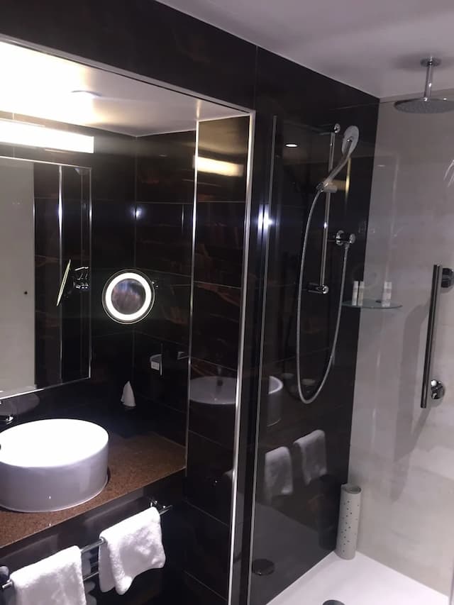 倫敦西區希爾頓逸林酒店-特級客房, 1 張特大雙人床-4