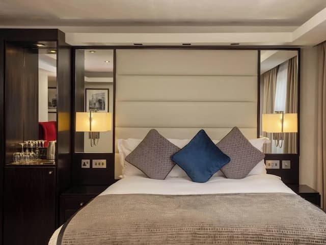 モントカルム ブルワリー、ロンドン シティ-クラブ ルーム (Montcalm)-3