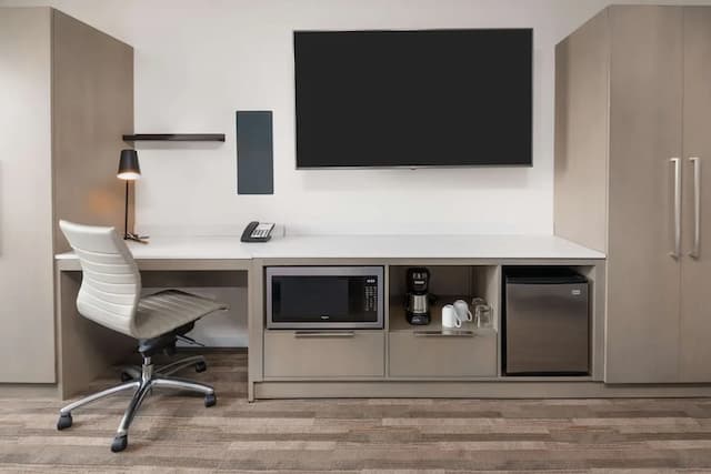 芝加哥西圓環凱悅嘉寓飯店-開放式客房, 多張床, 簡易廚房 (2 Queenbed & 1 Sofabed)-3