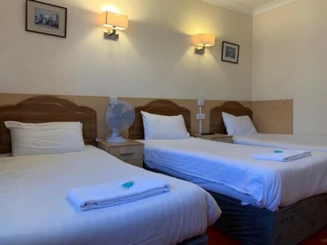 Twickenham Guest House-Triple Room-1