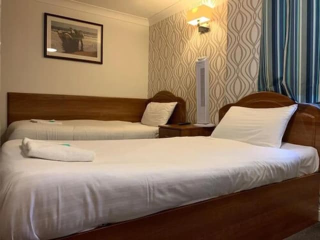 Twickenham Guest House-Twin Room-1