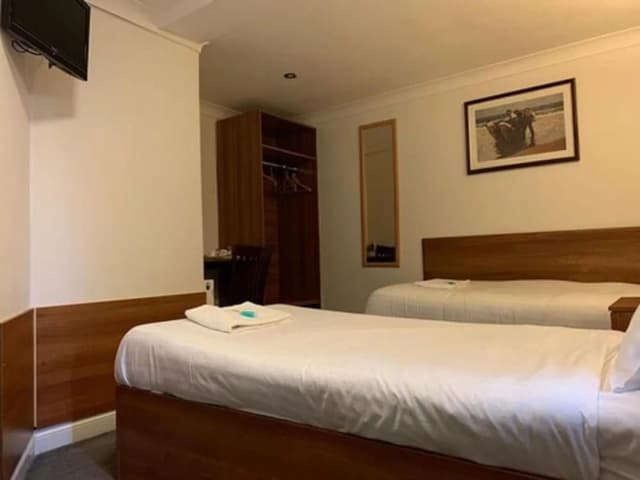 Twickenham Guest House-Twin Room-2