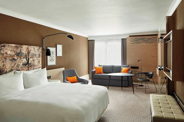 London Marriott Hotel Regents Park-Superior Room, 1 King Bed with Sofa bed, Balcony-1