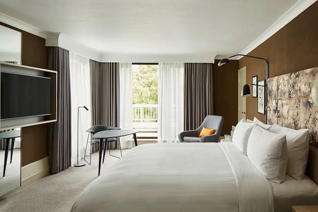 London Marriott Hotel Regents Park-Superior Room, 1 King Bed, Balcony-1