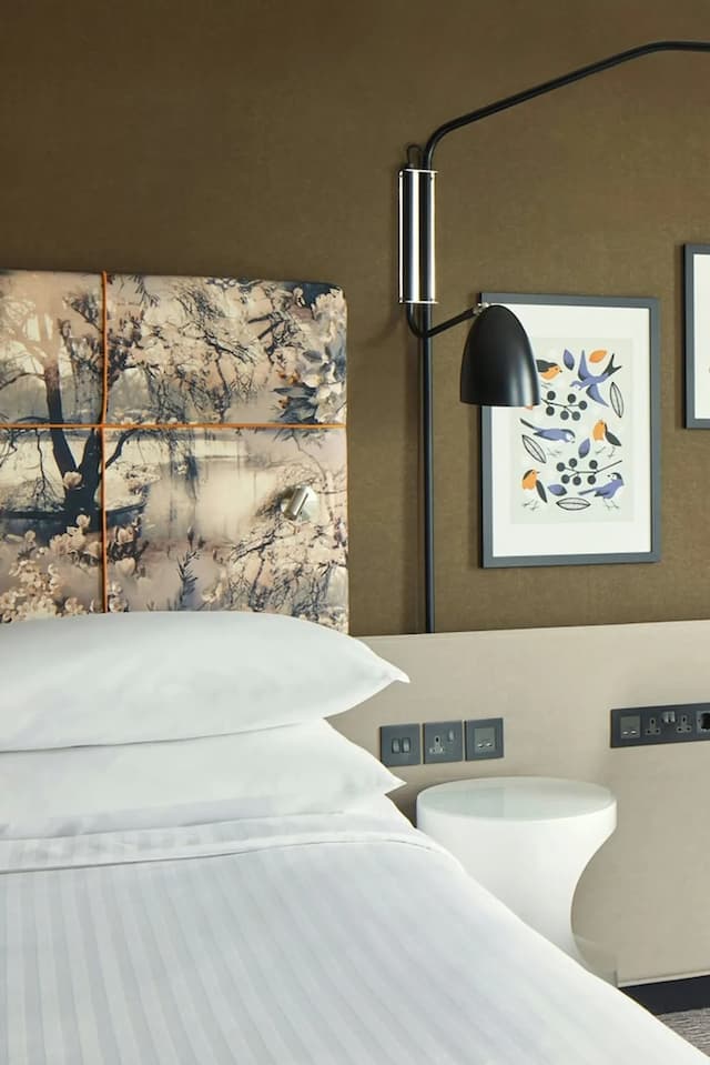 London Marriott Hotel Regents Park-Superior Room, 2 Double Beds-8