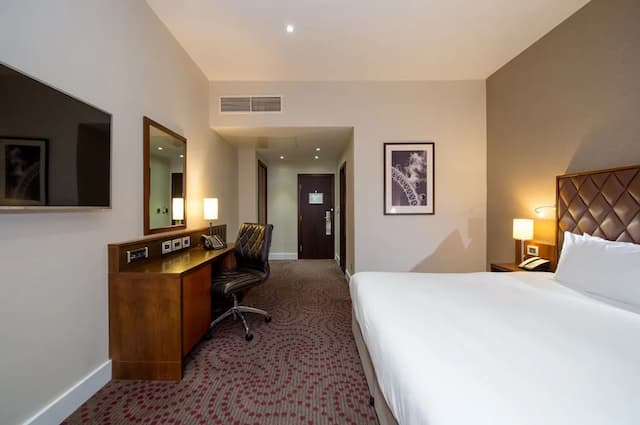 Doubletree by Hilton London Marble Arch-华丽客房, 1 张特大床-8