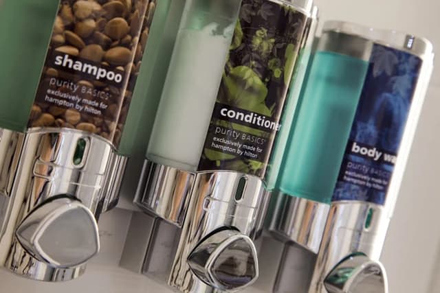 ハンプトン バイ ヒルトン ロンドン クロイドン-ルーム ダブルベッド 1 台 バリアフリー-2