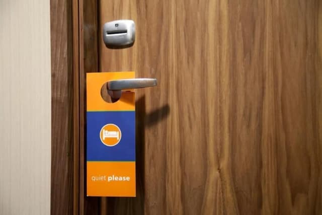 ハンプトン バイ ヒルトン ロンドン クロイドン-ルーム ダブルベッド 1 台-3