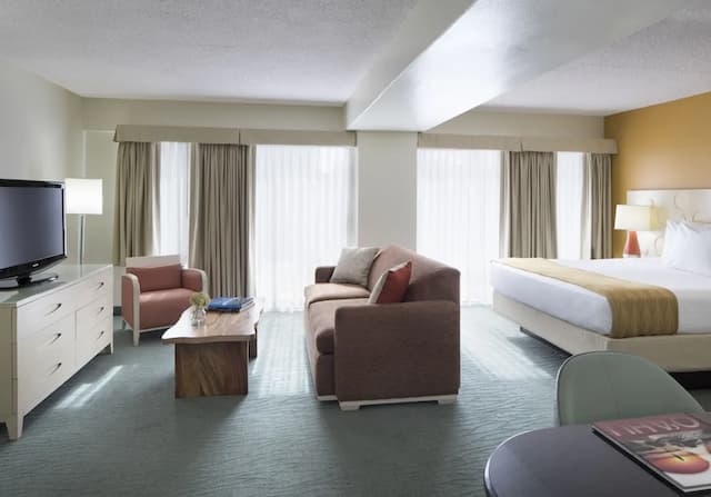 威基基椰子酒店-行政套房-1