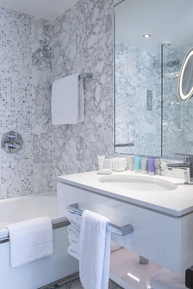 The Marylebone Hotel-Deluxe Room, 1 King Bed-9